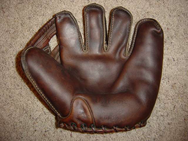 Wilson 601 Outward Seams Front
